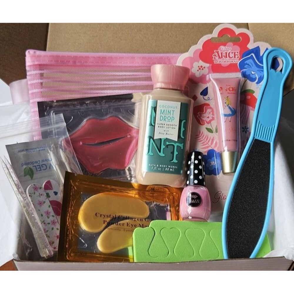 Pink Themed Beauty Kit Mixed Spa Bundle Lotion Lip Gloss Nail Polish Accessories